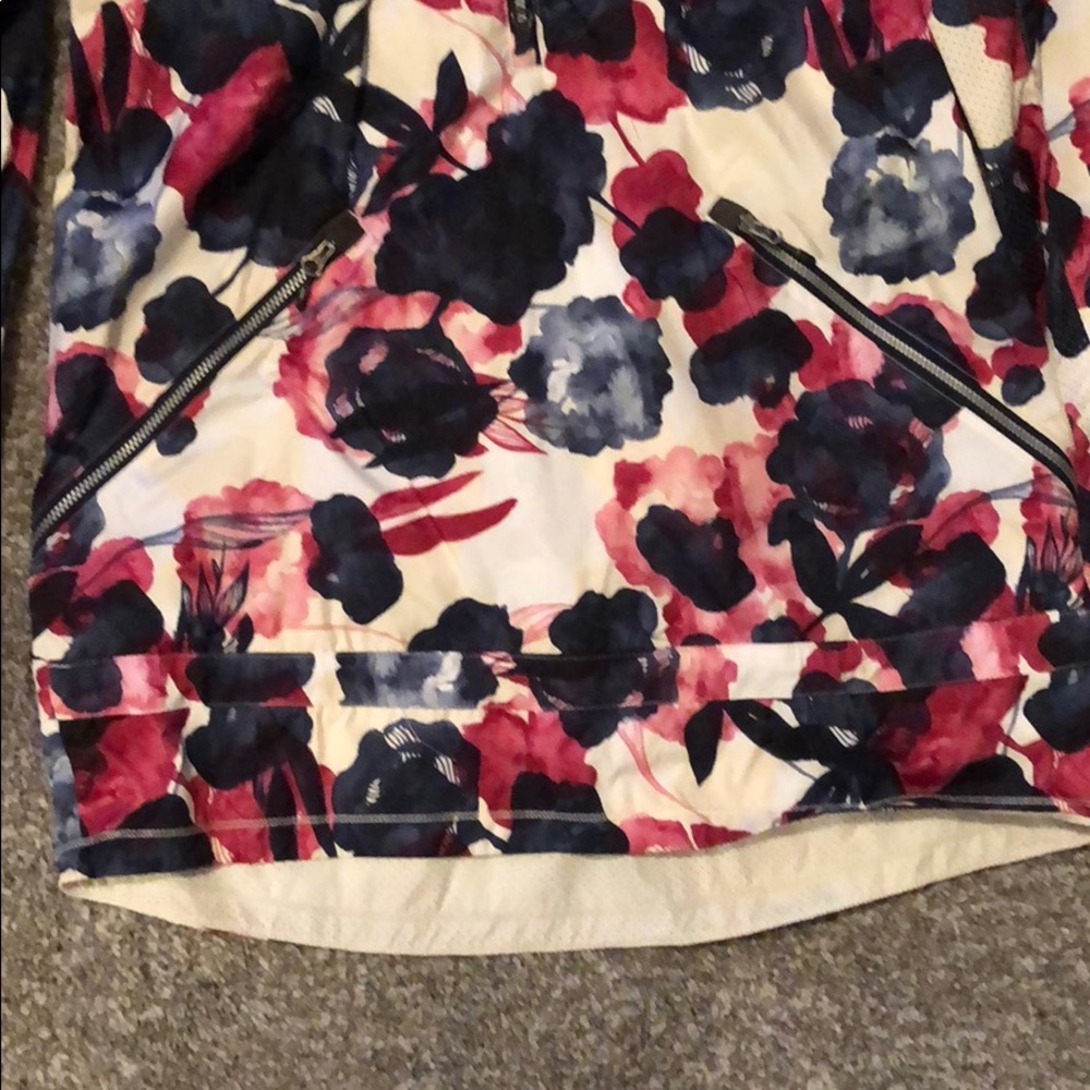 Lululemon jacket - Picture 3 of 4